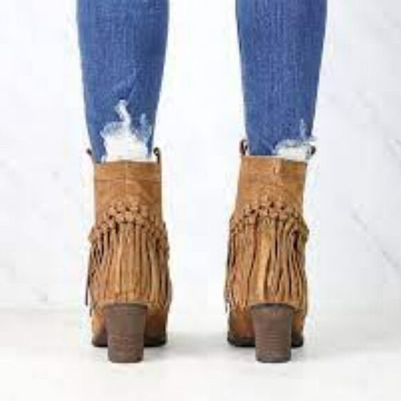 GENUINE SUEDE SBICCA VINTAGE COLLECTION FRINGE ANKLE BOOTIES LIKE NEW SIZE 8.5 - Picture 4 of 12